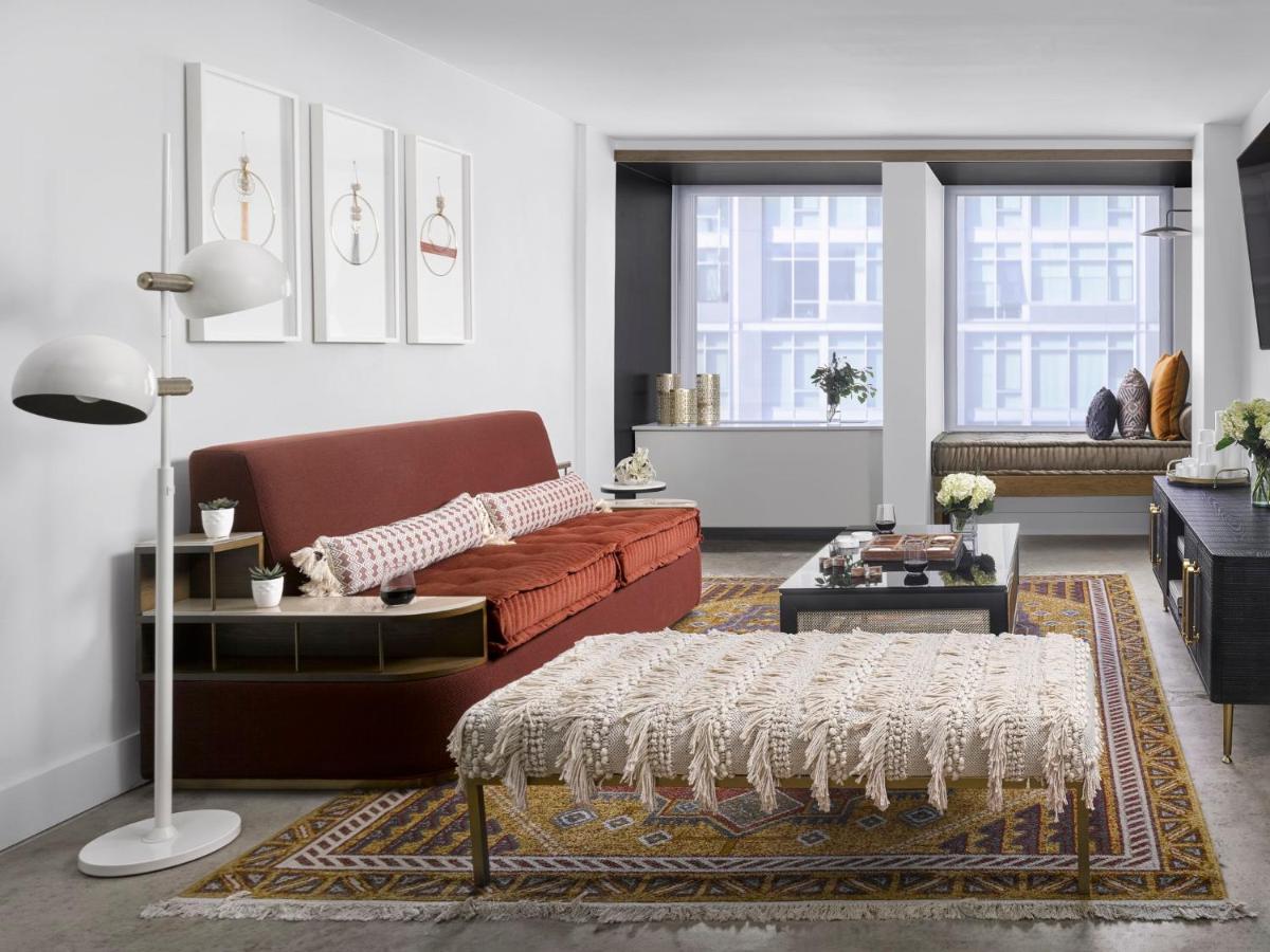 Vignette Collection Yours Truly Dc By Ihg Вашингтон Екстериор снимка A living room with a rug