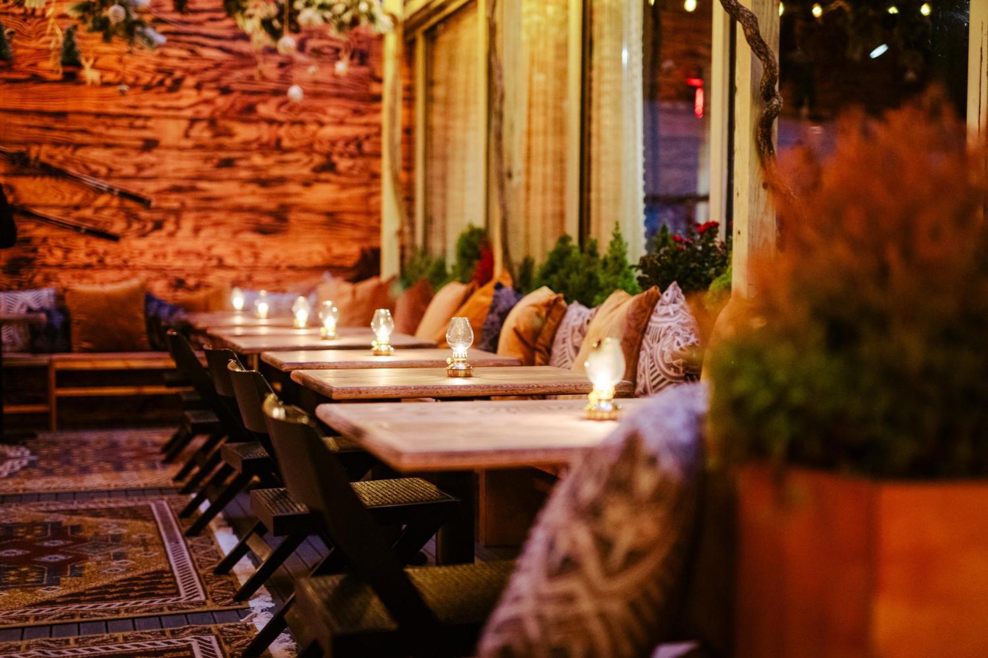 Vignette Collection Yours Truly Dc By Ihg Вашингтон Екстериор снимка The patio at the restaurant